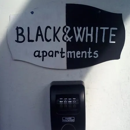 Black & White Apartments - White Eger Exterior photo