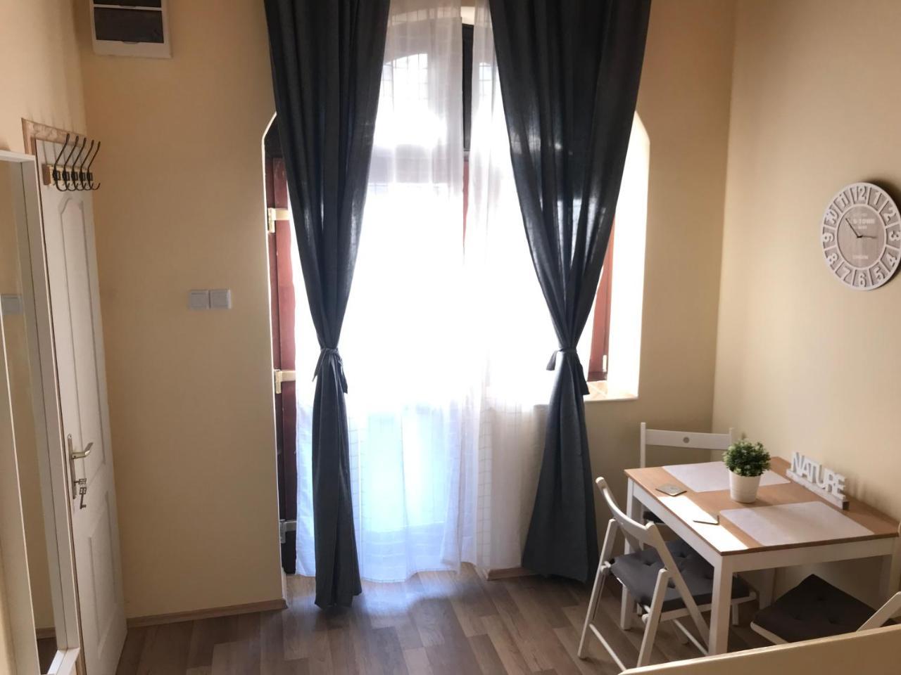 Apartament Black & White - White Eger
